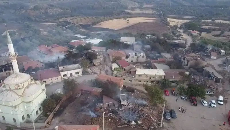 Çanakkale'de Orman Yangını: Havadan Görüntülenen Yıkım!