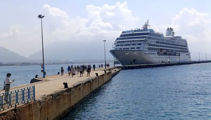 Alanya'ya Gelen ABD'li Turistlerin Kruvaziyer Deneyimi: Unutulmaz Anılar
