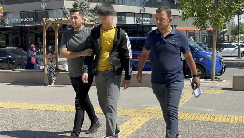 Tartışma Sırasında Ağabeyini Bıçaklayan Genç, Olayın Ardından Ne Yaptı?