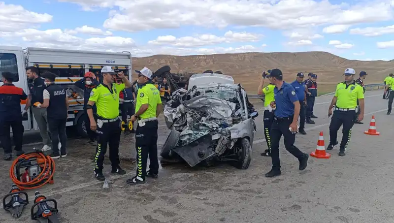 Yozgat'ta Korkunç Kaza: 3 Can Gitti, 2 Kişi Ağır Yaralandı