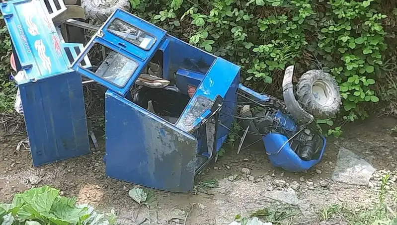 Kontrolden Çıkan Pat Pat Dereye Devrildi: İki Yaralı Olayı Şok Etti